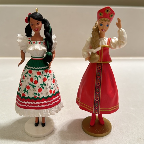 Barbie Ornament DOLLS OF THE WORLD Series by Hallmark - Picture 4 of 13